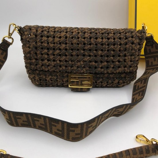 Клатч Fendi BAGUETTE