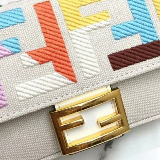 Сумка Fendi Baguette mini