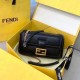 Сумка на плечо Fendi Baguette черная