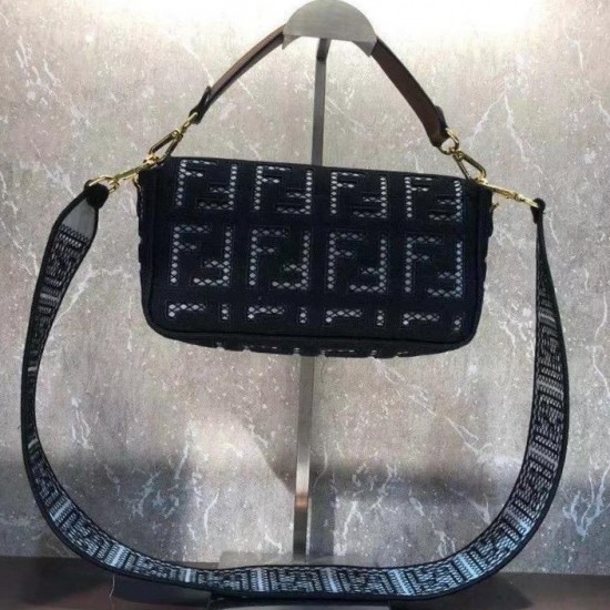 Сумка Flip Fendi monogram бежевая