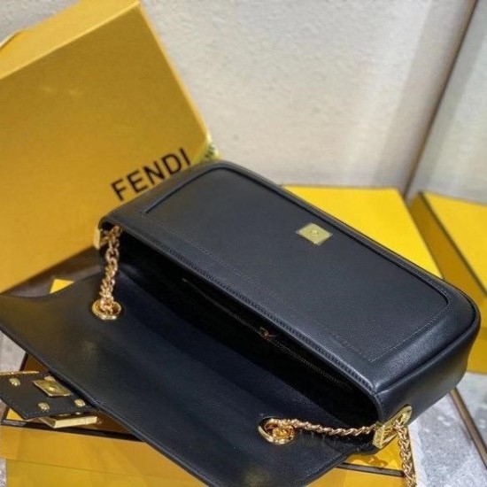 Сумка Fendi BAGUETTE CHAIN чёрная