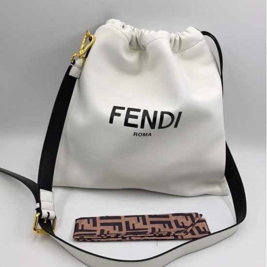 Клатч Fendi Pack белый