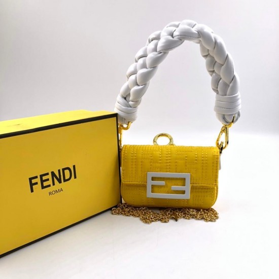 Сумка Fendi Baguette mini с плетеной ручкой жёлтая