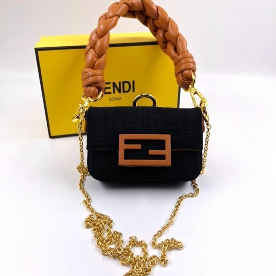 Сумка Fendi Baguette mini с плетеной ручкой чёрная