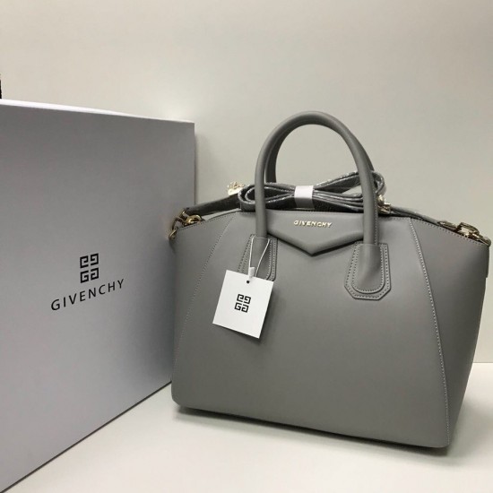 Сумка Givenchy Antigona medium