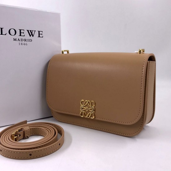 Сумка Loewe Goya small