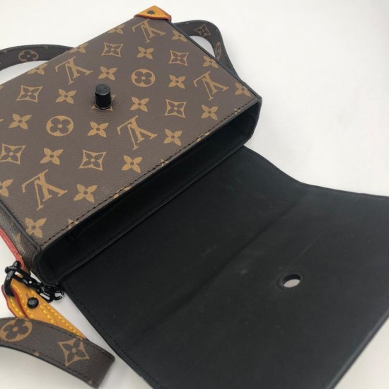 Сумка Louis Vuitton TWIST MM