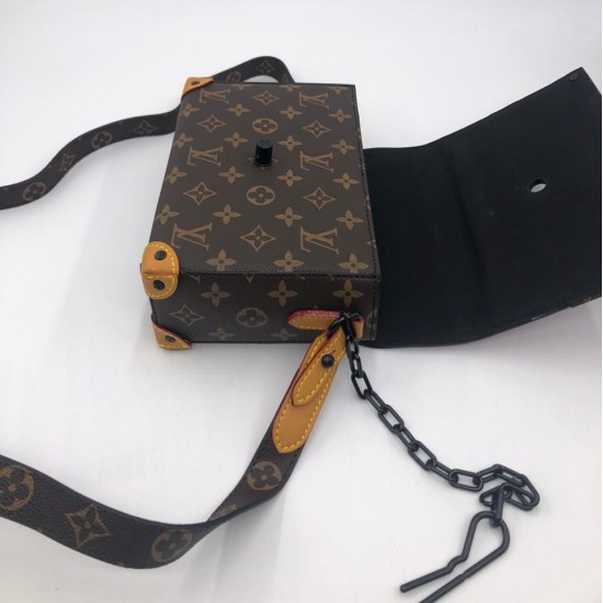 Сумка Louis Vuitton TWIST MM