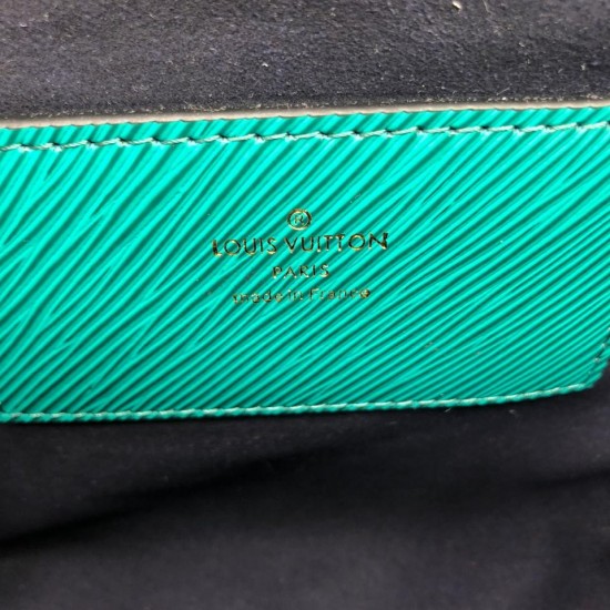 Сумка Louis Vuitton TWIST MM