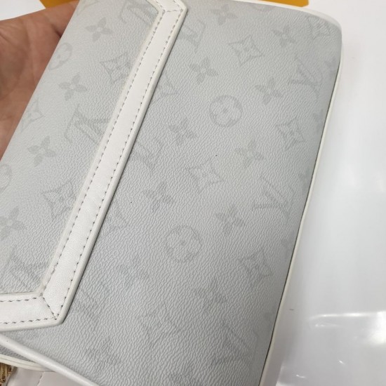 Сумка Louis Vuitton DAUPHINE белая