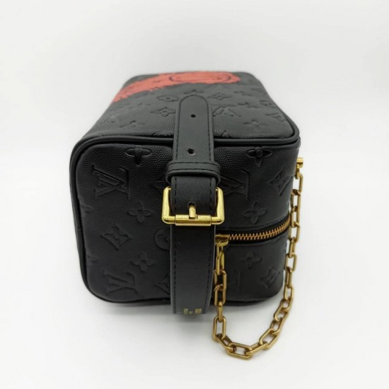 Сумка Louis Vuitton х NBA из кожи Monogram Shadow чёрная