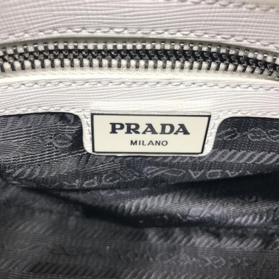 Cумка Prada на плечо