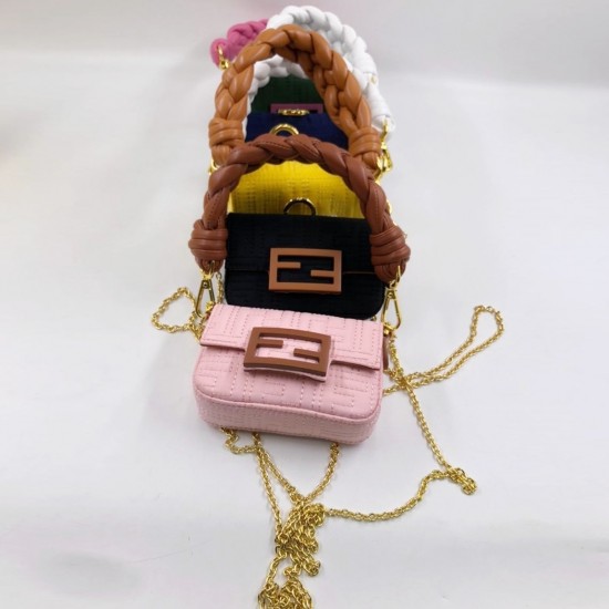 Сумка Fendi Baguette mini с плетеной ручкой розовая