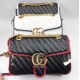 Сумка Gucci GG Marmont чёрная с красной отделкой